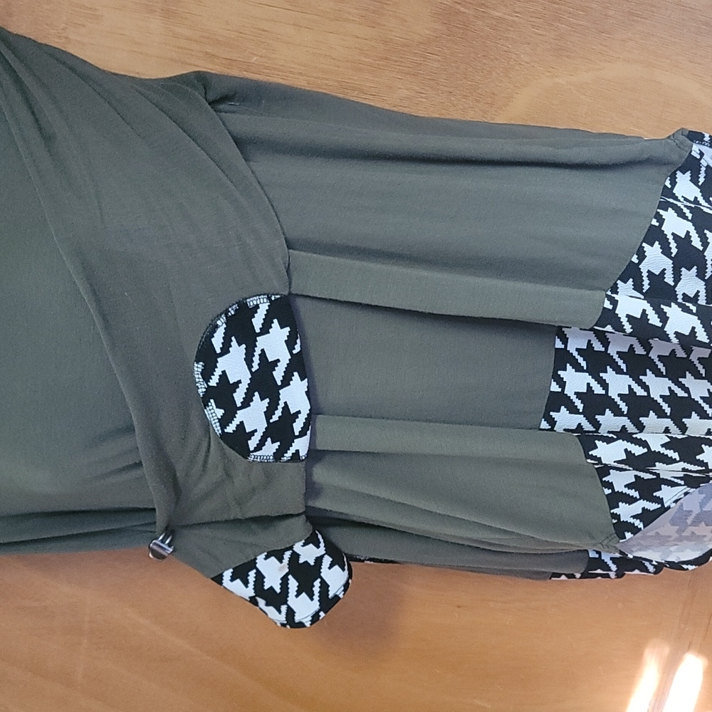 Ladies blouse - Picture 2 of 3